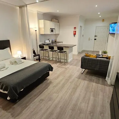 Original Downtown Apartment *